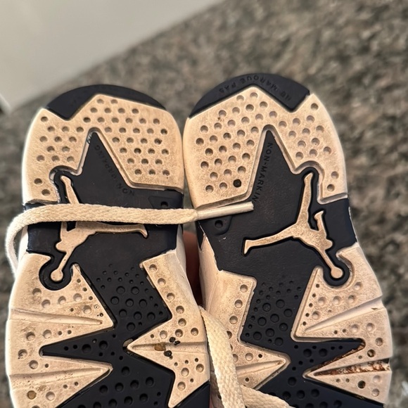 Jordan baby 6 EUC White and Blue Sneakers with Iconic Jumpman Logo - Picture 10 of 14